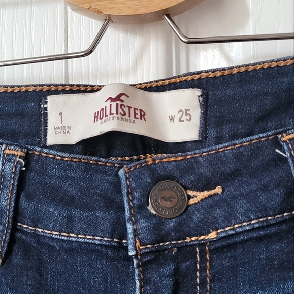 Hollister Dark Wash Jeans - Picture 3 of 4